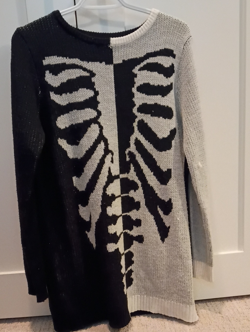 Black & Gray Ribcage Graphic Knit Sweater 🖤🤍
